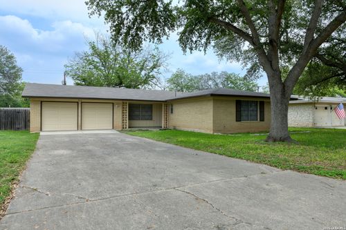 214 Oaklane Dr, Universal City, TX, 78148-4217 | Card Image