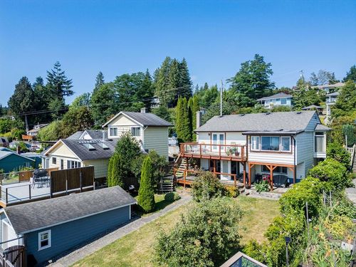 614 Glen Rd, Gibsons, BC, V0N1V9 | Card Image