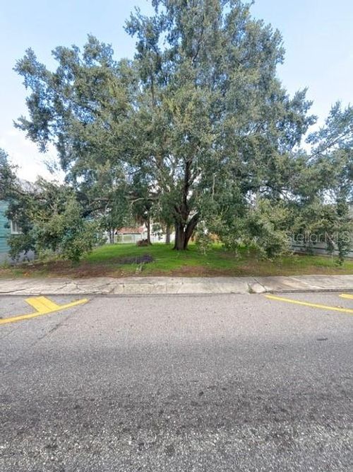 2018 E Columbus Dr, TAMPA, FL, 33605-2724 | Card Image
