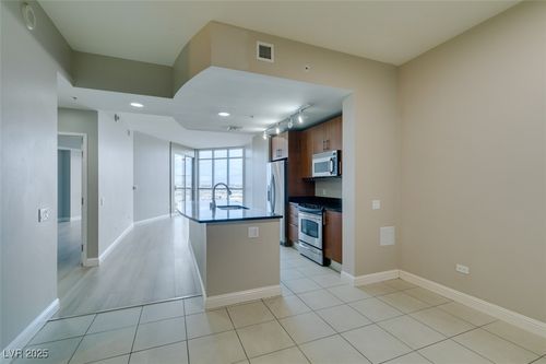 1510-200 W Sahara Ave, Las Vegas, NV, 89102-5002 | Card Image