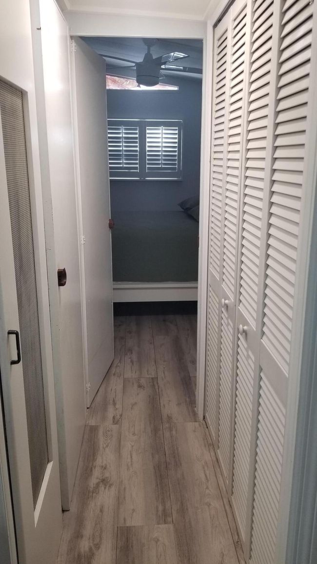 105-Hallway | Image 9
