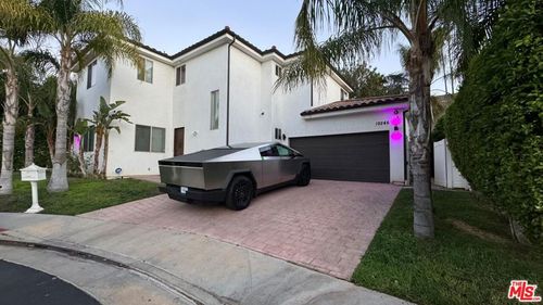 19246 Liam Ln, Tarzana, CA, 91356 | Card Image