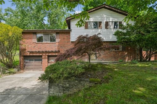 285 Tara Dr, Pittsburgh, PA, 15236-4316 | Card Image