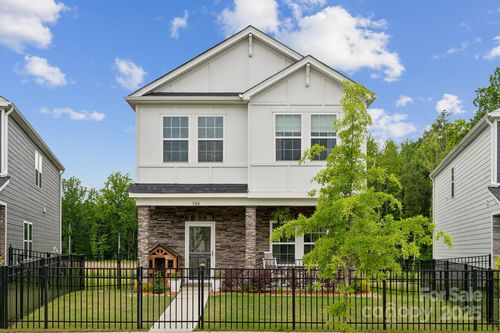 500 Cedar Knoll Cir, Pineville, NC, 28134-6605 | Card Image