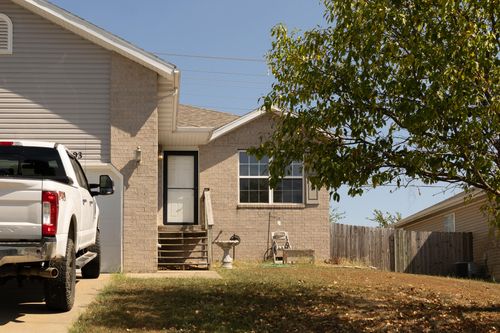403 W Chestnut Road, Nixa, MO, 65714 | Card Image