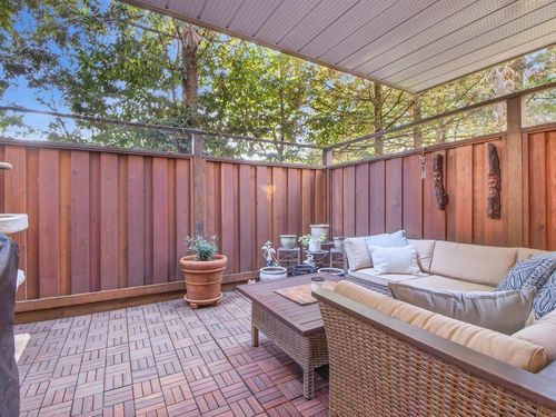 105-518 Thirteenth St, New Westminster, BC, V3M4L9 | Card Image