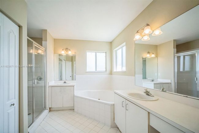 8995 Sw 213 Th St, House other with 4 bedrooms, 3 bathrooms and null parking in Cutler Bay FL | Image 16