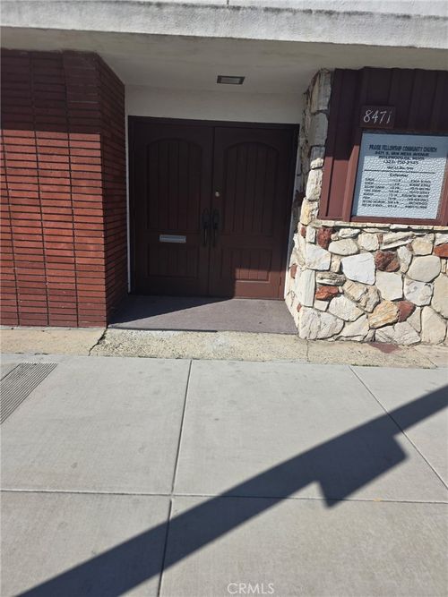 8471 S Van Ness Ave, Inglewood, CA, 90305-1519 | Card Image