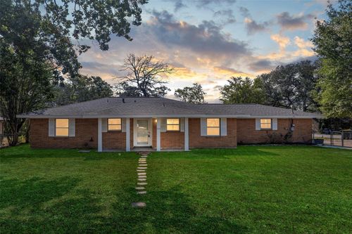 209 Moss Hill Ln, Conroe, TX, 77303-1746 | Card Image