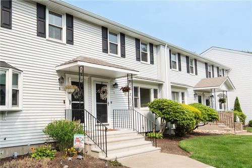 apt-7-1 Magnum Ct, Smithfield, RI, 02917-2426 | Card Image