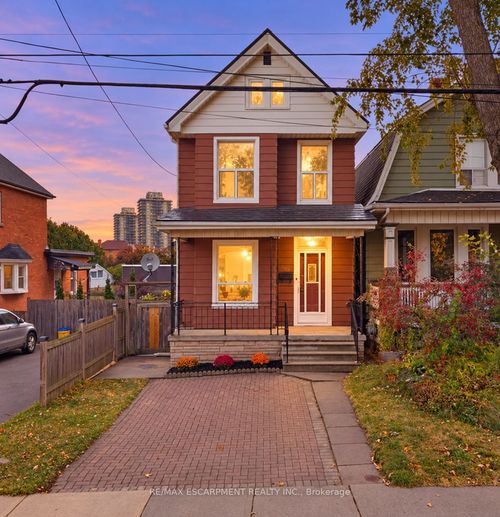 109 Macaulay Street E, Hamilton, ON, L8L3X4 | Card Image