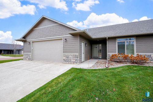 3815 Vendavel St, Sioux Falls, SD, 57108-7517 | Card Image