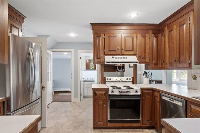 79 Cheever Cir, House other with 3 bedrooms, 3 bathrooms and 2 parking in Andover MA | Image 10