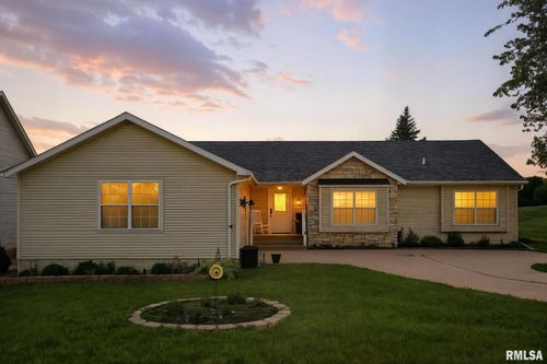 106 Valley View Dr, Sherrard, IL, 61281-9362 | Card Image