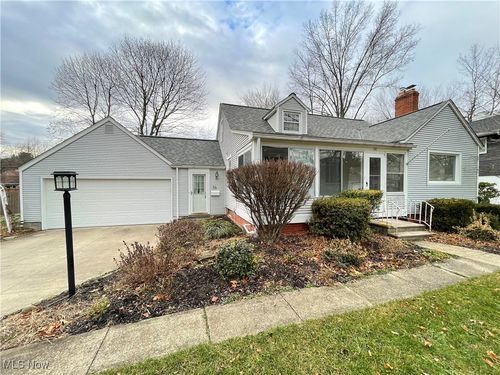 56 Goodhue Dr, Akron, OH, 44313-6218 | Card Image