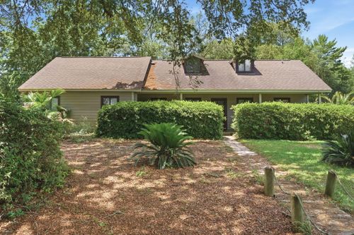 2725 Sherwood Dr, Navarre, FL, 32566-8107 | Card Image