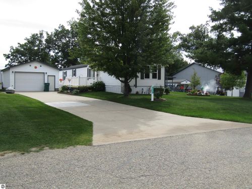 3287 Comanche Trl, West Branch, MI, 48661-9732 | Card Image