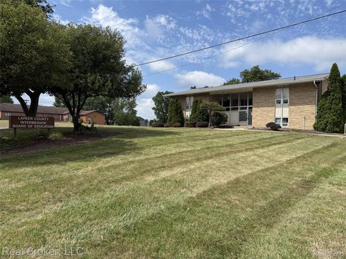 1996 W Oregon St, Lapeer, MI, 48446-1121 | Card Image