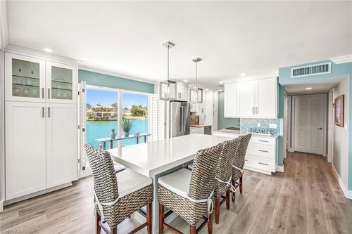 apt-201-333 Harbour Dr, NAPLES, FL, 34103-4014 | Card Image