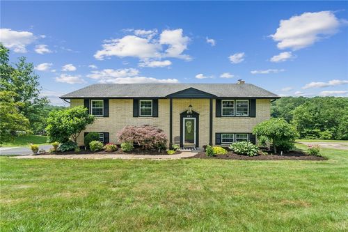 201 Edgewood Dr, Canonsburg, PA, 15317-3311 | Card Image