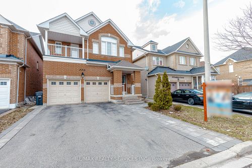 116 Chalkfarm Cres, Brampton, ON, L7A3V9 | Card Image