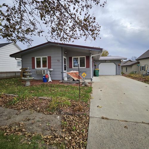 512 W 5th St, Graceville, MN, 56240-7756 | Card Image