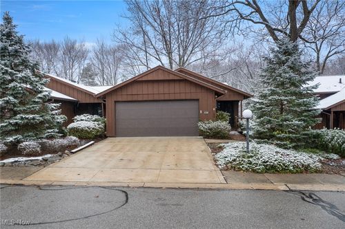 4942-18015 Cliffside Drive, Strongsville, OH, 44136 | Card Image