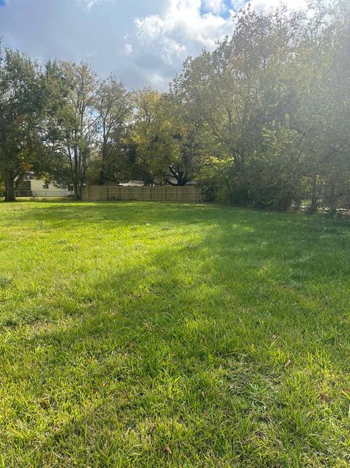 2607 Avenue A, Nederland, TX, 77627-6017 | Card Image