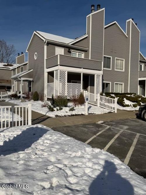 a102-1976 Curry Rd, Schenectady, NY, 12303-3943 | Card Image