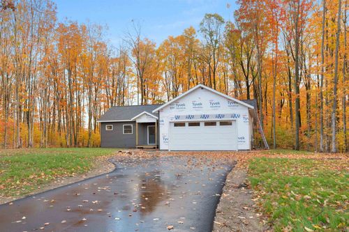 4611 Choice Cir, Traverse City, MI, 49685-7290 | Card Image