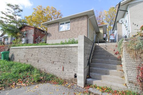 290 Mcfarlane St, Peterborough, ON, K9H1K4 | Card Image