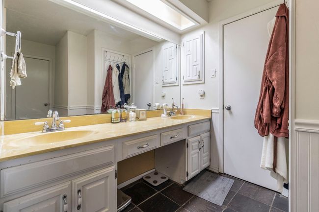Full bath featuring double vanity | Image 14