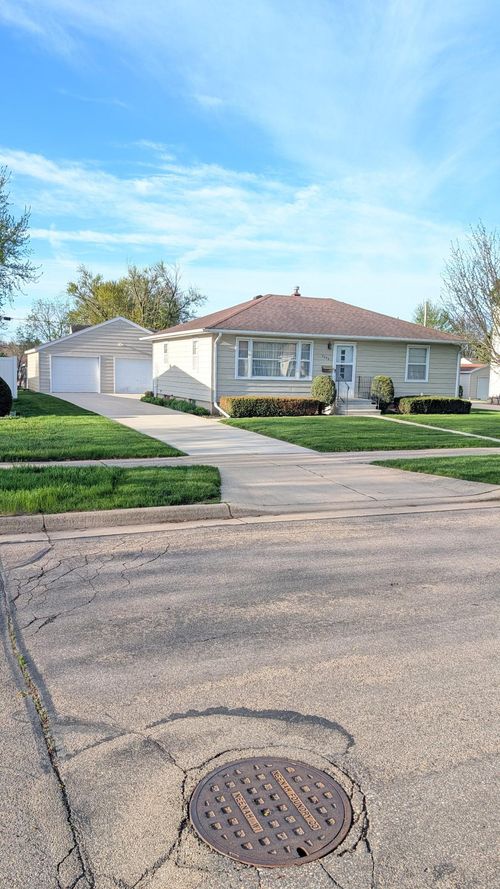 2008 2nd Ave Se, Austin, MN, 55912-4348 | Card Image