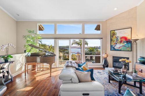 4077 Aidan Cir, Carlsbad, CA, 92008-3592 | Card Image