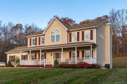 15 Max Way, Newburgh, NY, 12550-1571 | Card Image