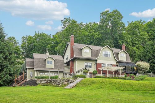 55 Buckberg Mountain Rd, Tomkins Cove, NY, 10986-1015 | Card Image