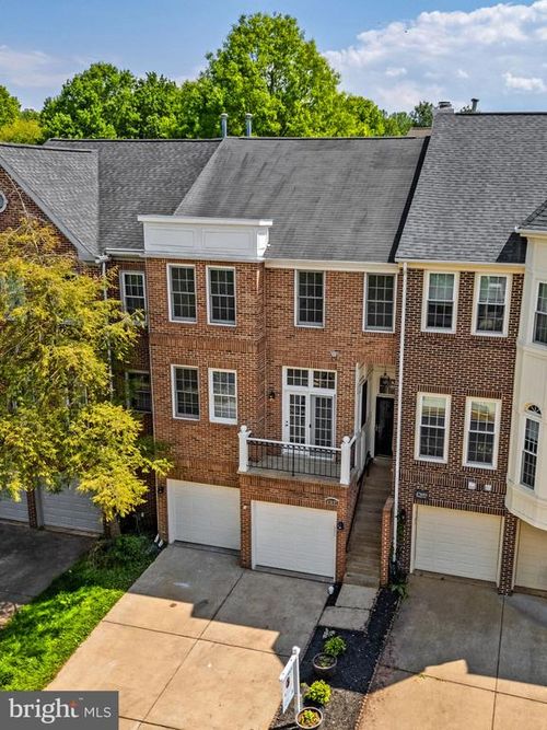 47697 Whirlpool Sq, STERLING, VA, 20165-7494 | Card Image