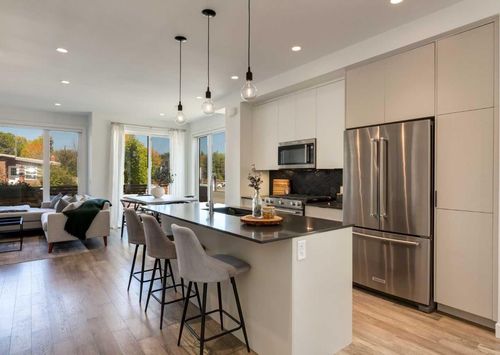 4905 16 St Sw, Calgary, AB, T2T6S6 | Card Image