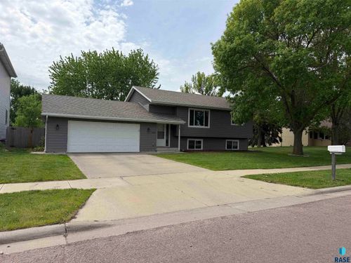 6205 W 43rd St Street, Sioux Falls, SD, 57106 | Card Image