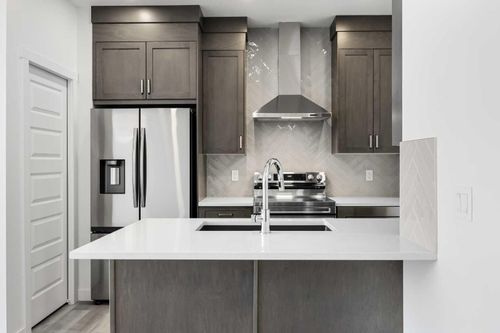 1031 Bayview Crescent Sw, Airdrie, AB, T4B5N5 | Card Image