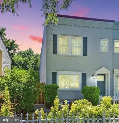 1319 49th St Ne, WASHINGTON, DC, 20019-3956 | Card Image