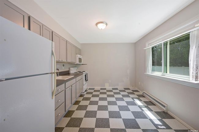 APT-31 - 40 W 4 Th St, Home with 1 bedrooms, 1 bathrooms and 1 parking in Patchogue NY | Image 5