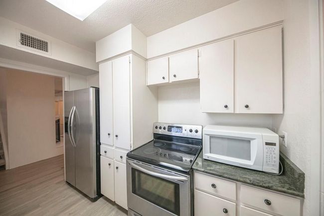 APT-21 - 2100 W Wadley Ave, Condo with 3 bedrooms, 3 bathrooms and 1 parking in Midland TX | Image 13