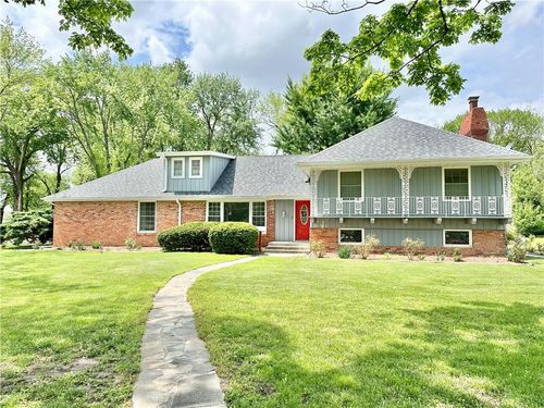 610 S High St, Butler, MO, 64730-1831 | Card Image