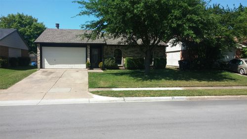 909 Rolling Ridge Dr, Allen, TX, 75002-3221 | Card Image