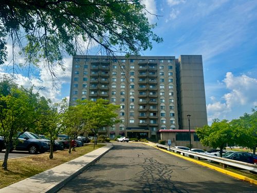 apt-201-111 Dekoven Dr, Middletown, CT, 06457-3448 | Card Image