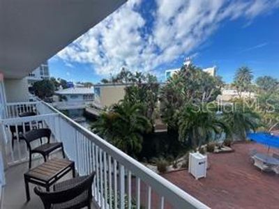 2237 - 5500 Gulf Boulevard, Condo with 1 bedrooms, 1 bathrooms and null parking in St Pete Beach FL | Image 2