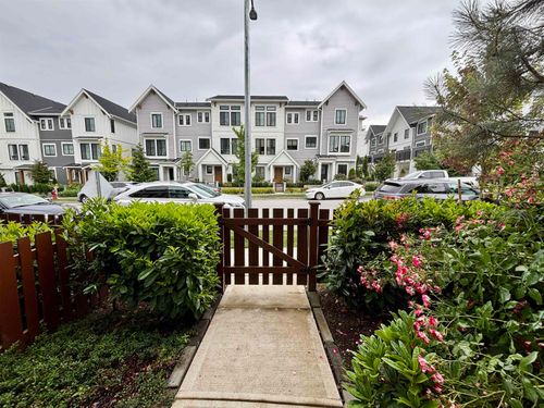 9-20155 84 Ave, Langley, BC, V2Y3R3 | Card Image