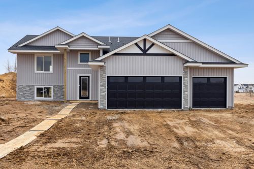 4665 8th St Ne, Saint Cloud, MN, 56304-4665 | Card Image