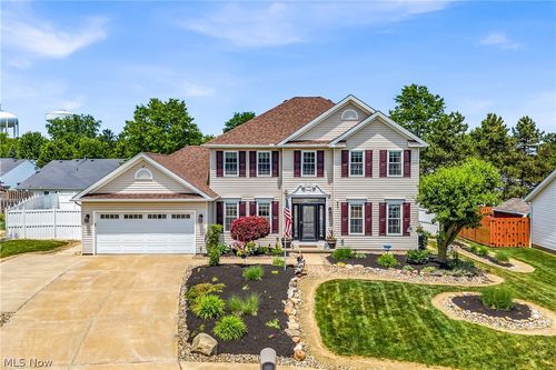 4187 Willow Grove Ln, Brunswick, OH, 44212-5323 | Card Image